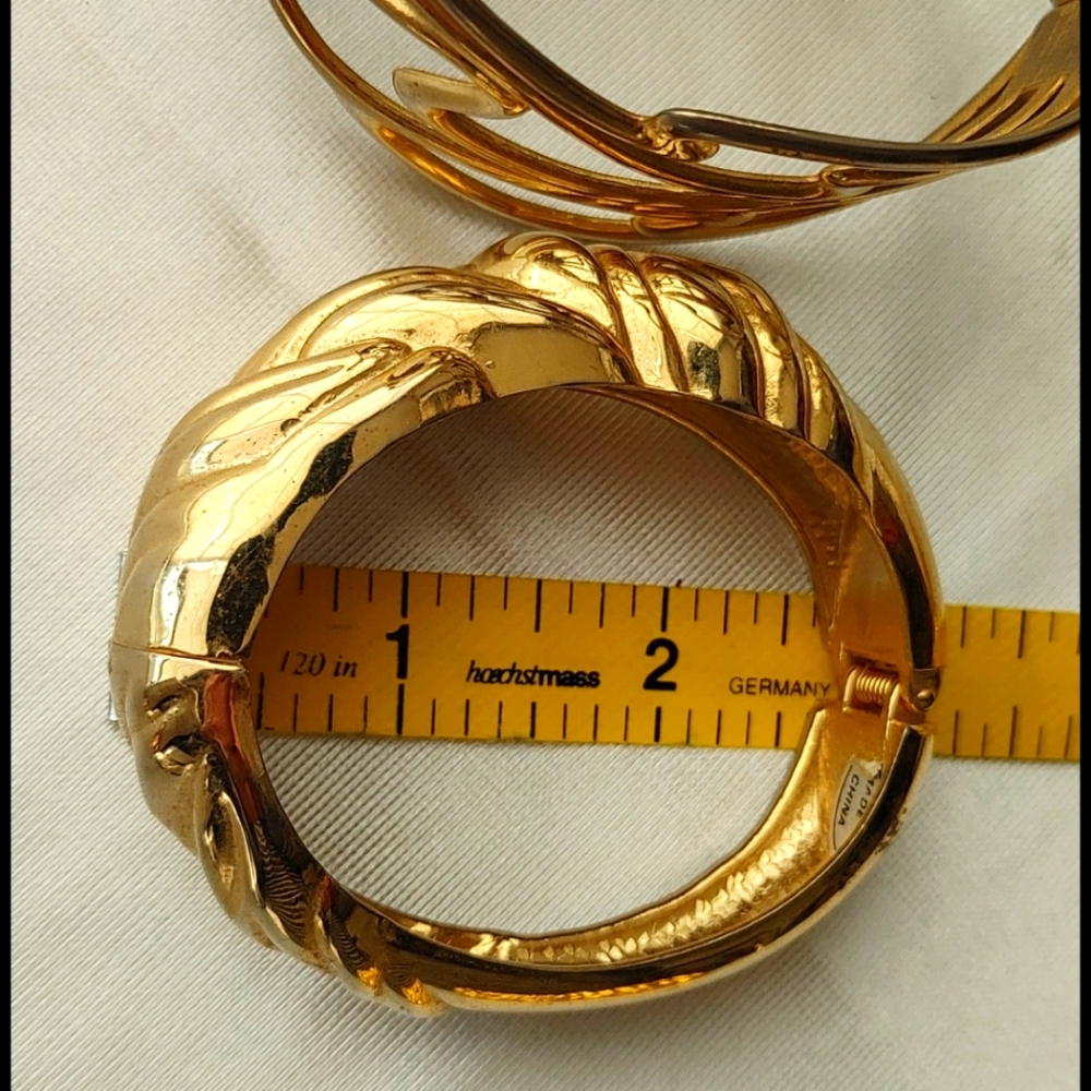 Vintage gold tone clamp bangle bracelet $13 ea. or $30 for lot. - Picture 5 of 7